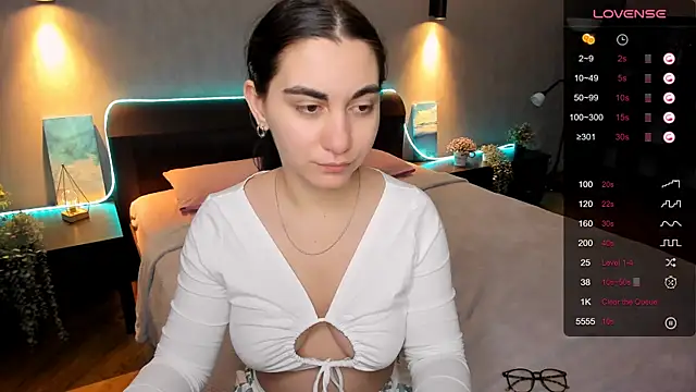 Snapshot of hannacheekss_ chatting on February 2025 09:58:01 AM hannacheekss online show from February 2025 09:58:01 AM