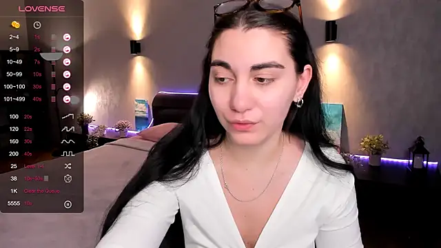 Snapshot of hannacheekss_ chatting on February 2025 04:54:02 AM hannacheekss online show from February 2025 04:54:02 AM