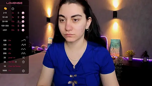 Snapshot of hannacheekss_ chatting on February 2025 02:07:02 AM hannacheekss online show from February 2025 02:07:02 AM