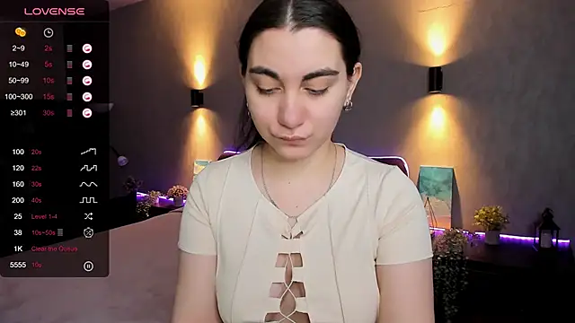 Snapshot of hannacheekss_ chatting on February 2025 02:09:02 AM hannacheekss online show from February 2025 02:09:02 AM