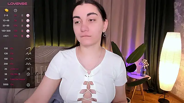 Snapshot of hannacheekss_ chatting on March 2025 04:13:01 AM hannacheekss online show from March 2025 04:13:01 AM