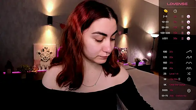 Snapshot of hannacheekss_ chatting on September 2025 02:02:01 AM hannacheekss online show from September 2025 02:02:01 AM