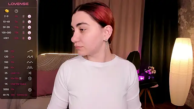 Snapshot of hannacheekss_ chatting on September 2025 02:14:01 AM hannacheekss online show from September 2025 02:14:01 AM