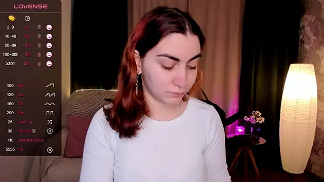 Snapshot of hannacheekss_ chatting on September 2025 02:05:01 AM hannacheekss online show from September 2025 02:05:01 AM