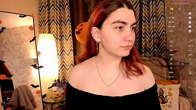 Snapshot of hannacheekss_ chatting on October 2025 06:04:02 AM hannacheekss online show from October 2025 06:04:02 AM