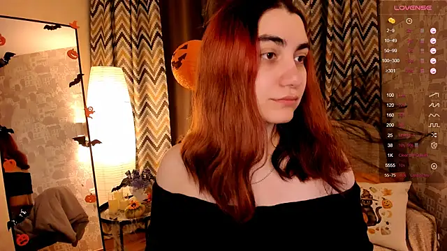 Snapshot of hannacheekss_ chatting on October 2025 02:02:05 AM hannacheekss online show from October 2025 02:02:05 AM