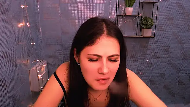 Snapshot of AliceSexyyy_ chatting on December 2024 10:27:02 PM AliceSexyyy online show from December 2024 10:27:02 PM