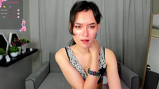 Emily Strikeee online show from December 2024 01:14:01 PM