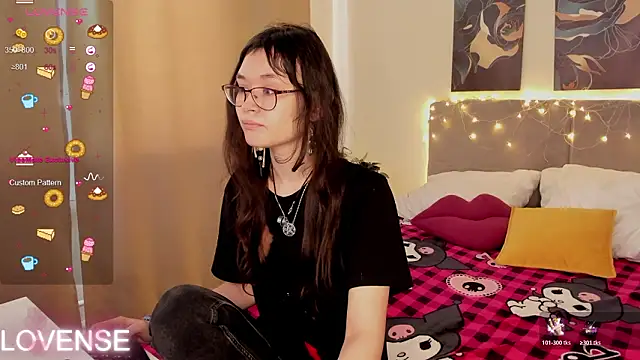 Emily Strikeee online show from February 2026 04:11:01 AM