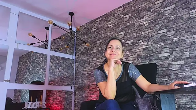 monicarousey online show from September 2025 10:28:02 AM