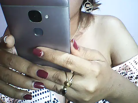 layanah12 online show from December 2024 07:19:02 PM