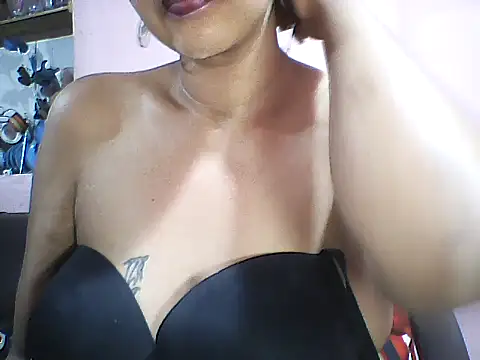 layanah12 online show from September 2025 06:19:02 PM