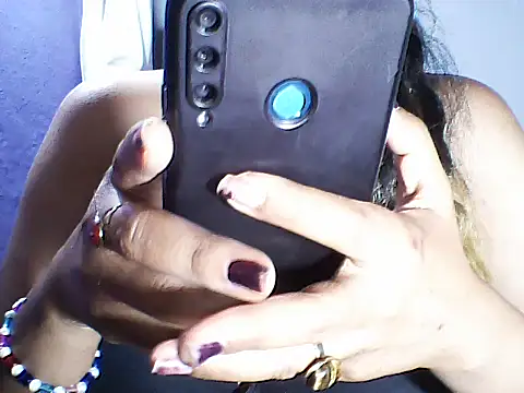 layanah12 online show from November 2025 06:48:02 PM