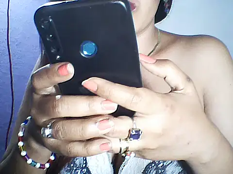 Snapshot of layanah12 chatting on February 2026 06:37:01 PM layanah12 online show from February 2026 06:37:01 PM