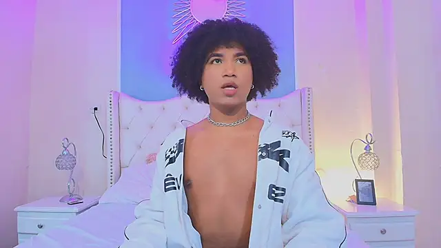 Ambar Collingg online show from October 2025 03:51:01 AM