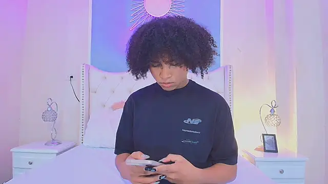 Ambar Collingg online show from October 2025 01:44:02 PM