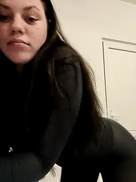 Snapshot of leeya_lee chatting on January 2025 10:06:02 PM leeya lee online show from January 2025 10:06:02 PM