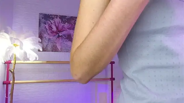 lylylovesyou online show from December 2024 05:42:01 AM