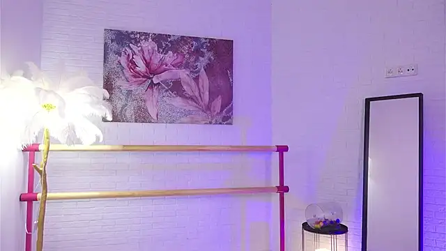 lylylovesyou online show from December 2024 08:49:01 AM