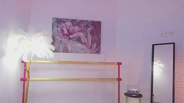 lylylovesyou online show from December 2024 08:45:02 AM