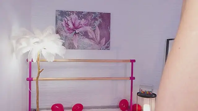 lylylovesyou online show from February 2025 09:56:02 AM