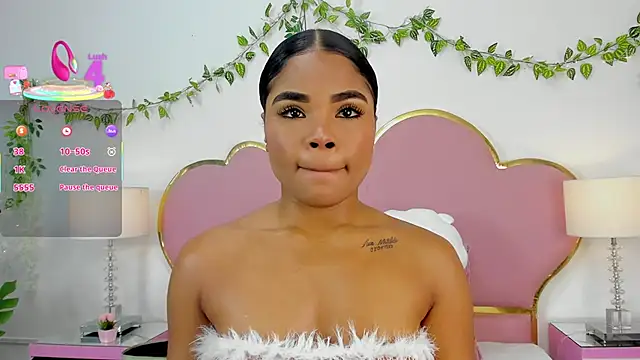 Snapshot of NahiaraReina chatting on September 2025 01:22:02 PM NahiaraReina online show from September 2025 01:22:02 PM