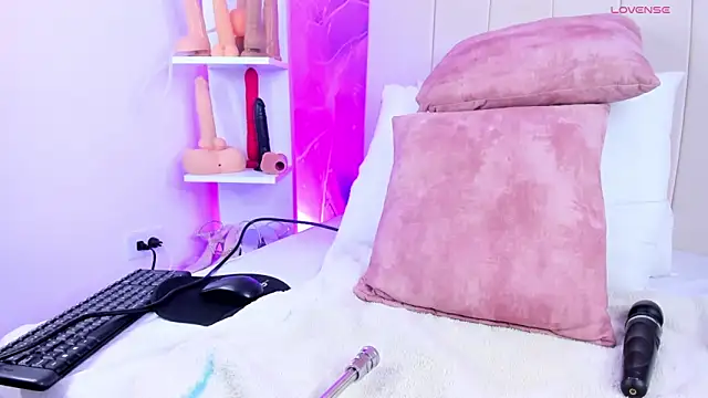 LauraSmith-01 online show from March 2025 02:01:02 AM