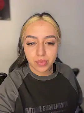 AnnikaMerliahh  online show from October 2025 09:16:02 PM