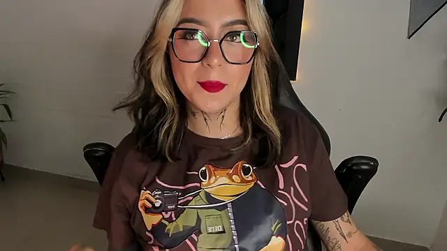 AnnikaMerliahh  online show from February 2026 01:27:01 PM