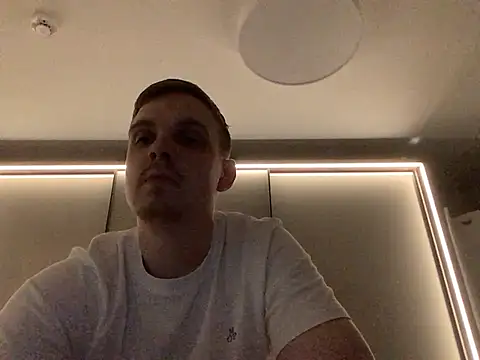 neilho1 online show from December 2024 07:11:02 PM