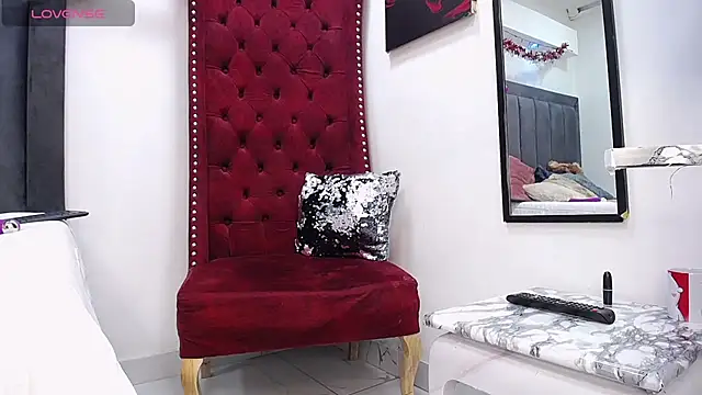 Snapshot of BiancaAntonelli chatting on December 2024 02:14:02 PM BiancaAntonelli online show from December 2024 02:14:02 PM