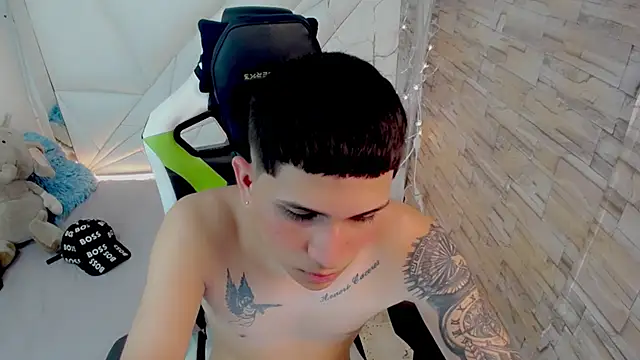 Brayan lopezz online show from March 2025 03:50:02 PM