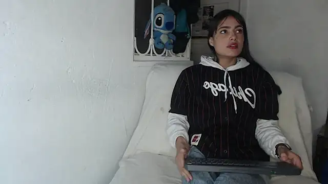 Snapshot of skinny_sweet2411 chatting on October 2025 09:26:02 PM skinny sweet2411 online show from October 2025 09:26:02 PM