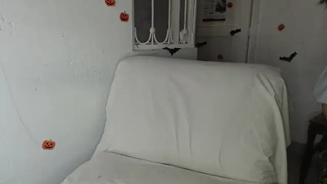 Snapshot of skinny_sweet2411 chatting on November 2025 08:32:01 PM skinny sweet2411 online show from November 2025 08:32:01 PM