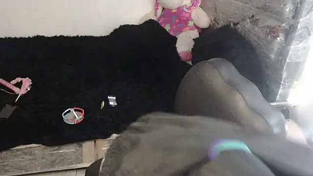 skinny sweet2411 online show from December 2025 03:05:01 AM