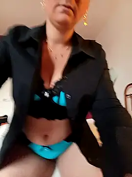 Nell-X online show from October 2025 12:18:02 PM