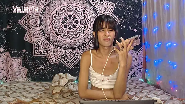 liissa 0 online show from December 2025 01:24:02 AM