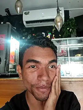 Reynold2608 online show from April 2026 10:10:01 PM