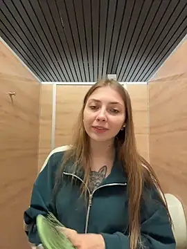 Snapshot of Sunny___Bunny chatting on May 2026 12:00:02 PM Sunny Bunny online show from May 2026 12:00:02 PM