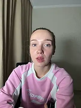 Snapshot of Wild_Sophie_ chatting on September 2025 03:03:02 PM Wild Sophie online show from September 2025 03:03:02 PM