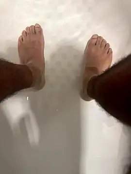 Snapshot of SensualG300 chatting on November 2025 06:08:02 AM SensualG300 online show from November 2025 06:08:02 AM