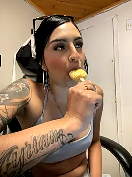 Hilary pinkk online show from October 2025 01:17:02 AM