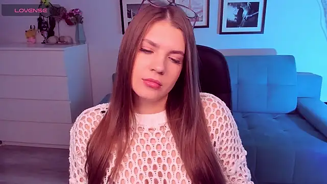 Snapshot of BellaSweetHeart chatting on October 2025 06:59:01 AM BellaSweetHeart online show from October 2025 06:59:01 AM