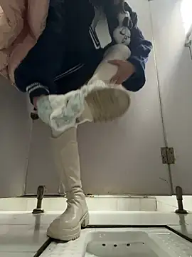 Snapshot of Xixi-Gala chatting on December 2024 05:36:01 AM Xixi-Gala online show from December 2024 05:36:01 AM