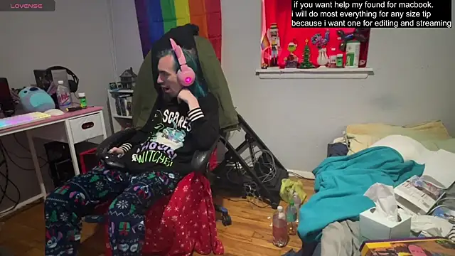 tallnerdyguy online show from March 2025 10:06:01 PM