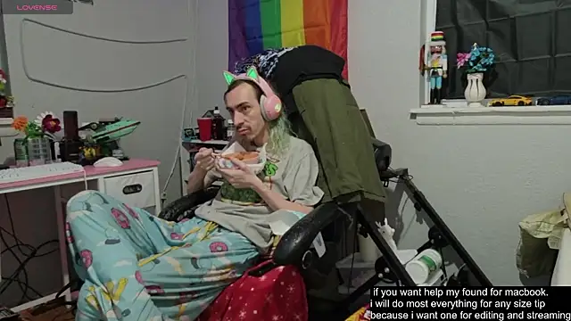 tallnerdyguy online show from October 2025 11:51:02 PM