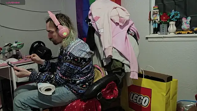 tallnerdyguy online show from February 2026 03:23:01 AM