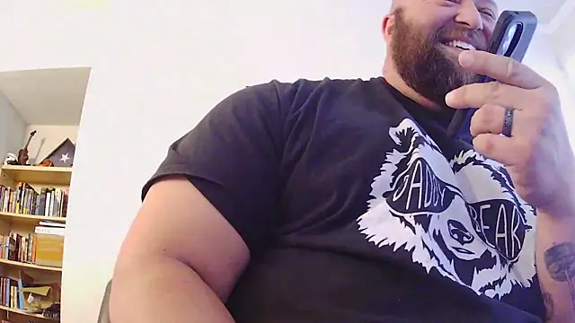 Strong Bear89 online show from November 2025 04:40:02 PM