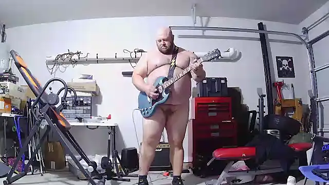 Strong Bear89 online show from February 2026 08:50:01 PM