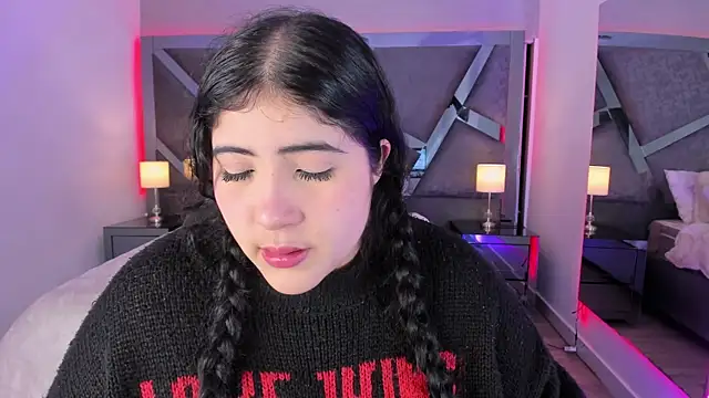 AmberiniHoffman online show from February 2025 06:11:02 PM